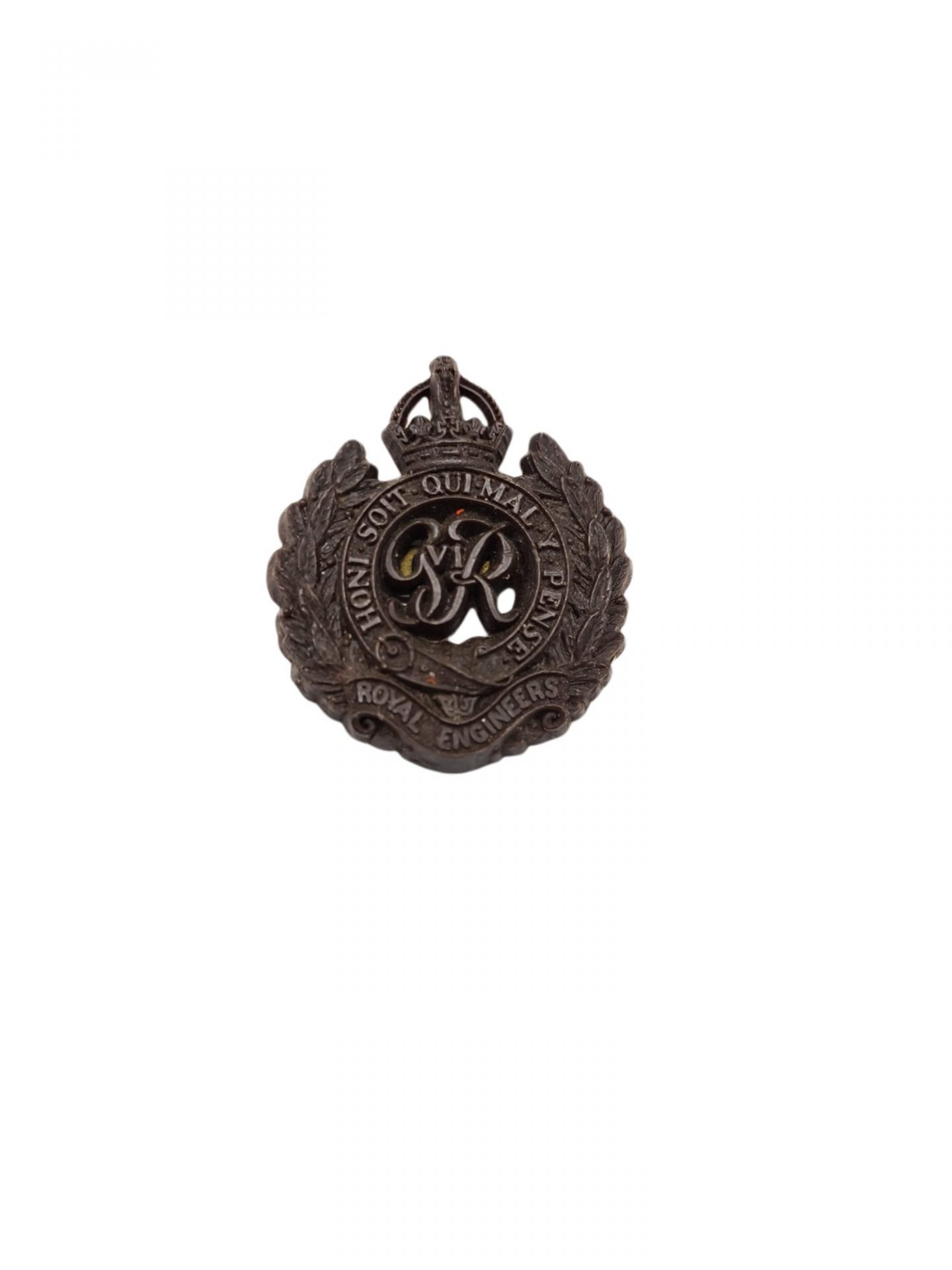 British ww2 royal engineers plastic cap badge emblem