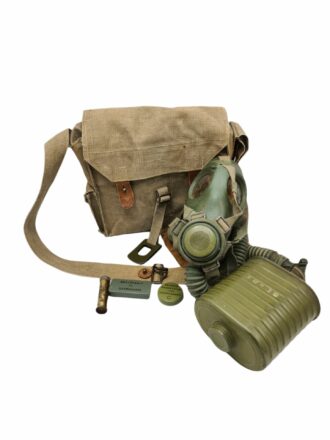 Nederlandse onbereden gasmaskertas model G compleet